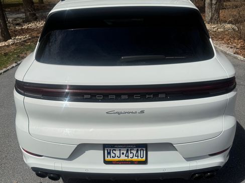 Used 2025 Porsche Cayenne S image 8