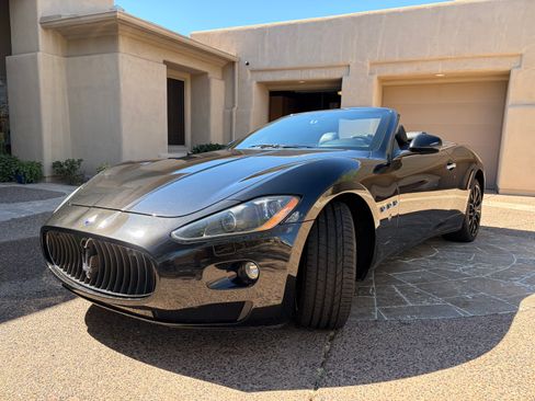Used 2011 Maserati GranTurismo Convertible image 2