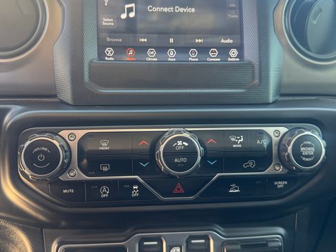 Used 2020 Jeep Gladiator Sport w/ Quick Order Package 24S image 11