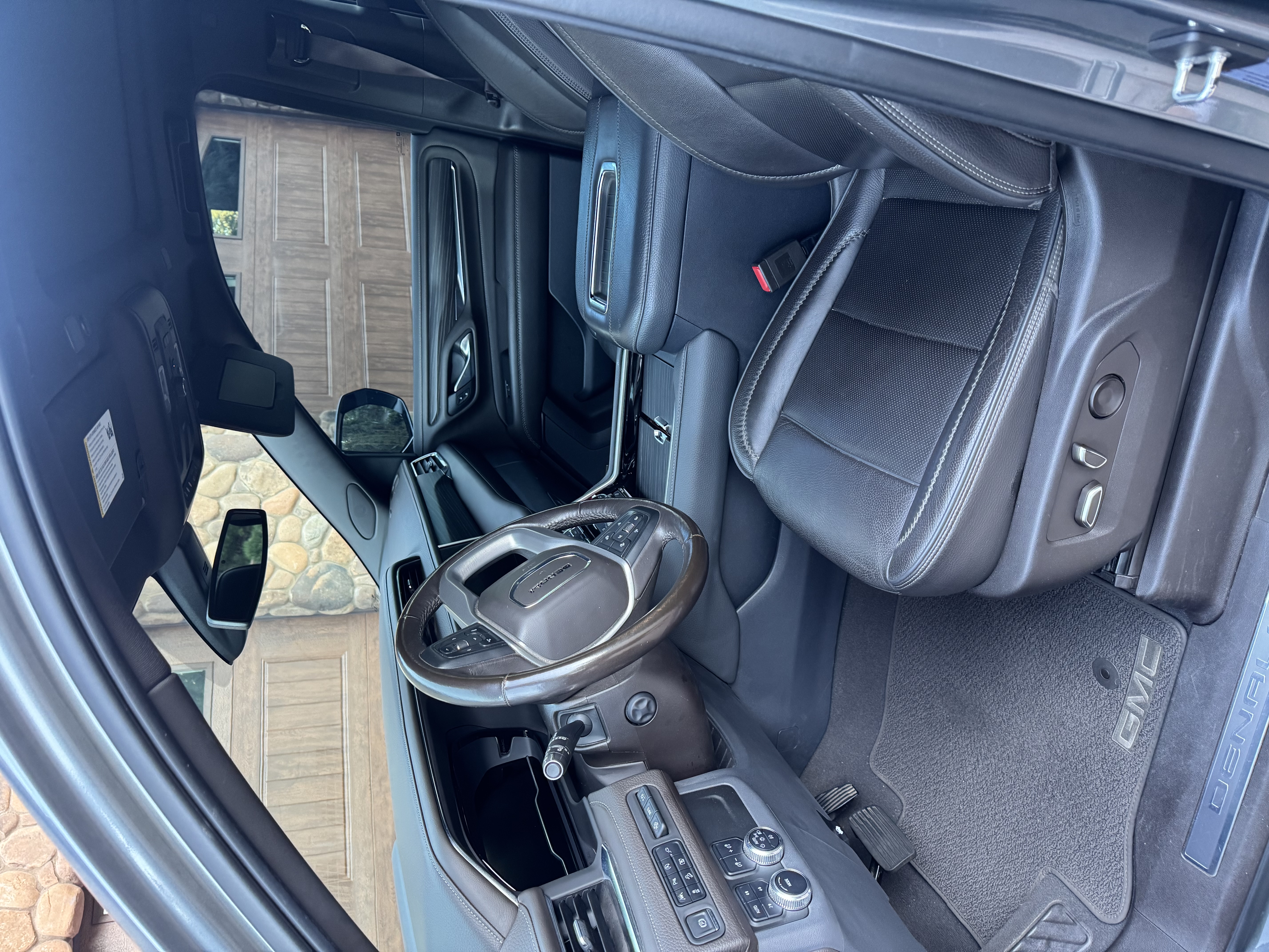 Used 2022 GMC Yukon Denali AWD/4WD image 12