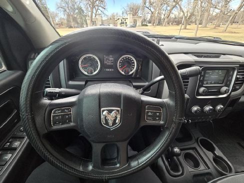 Used 2017 RAM 2500 Tradesman w/ Chrome Appearance Group image 5