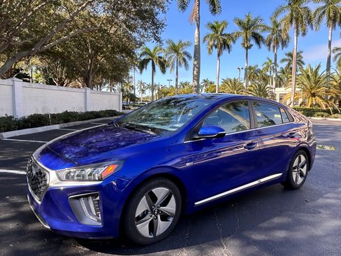 Used 2020 Hyundai Ioniq SEL image 13
