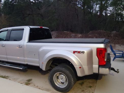 Used 2018 Ford F350 XLT w/ XLT Premium Package image 4