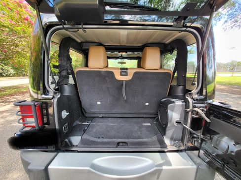 Used 2012 Jeep Wrangler Sahara w/ Connectivity Group AWD/4WD image 11