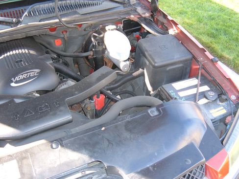 Used 2003 Chevrolet Avalanche 4x4 w/ Suspension Package, Off-Road image 11