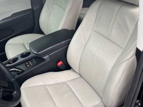 Used 2013 Toyota Avalon XLE Touring FWD image 6
