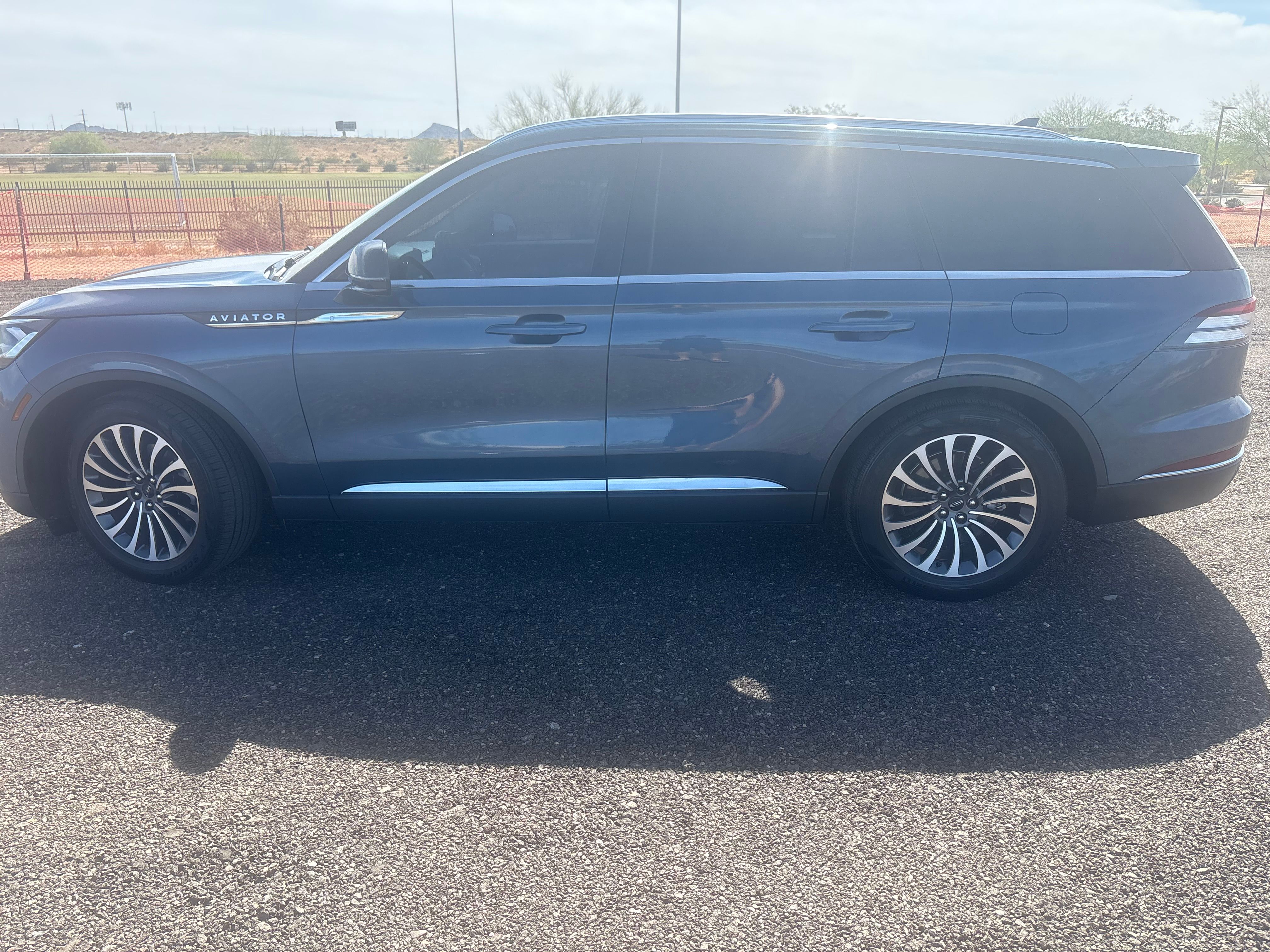 Used 2020 Lincoln Aviator Reserve w/ Class IV Trailer Tow Package RWD image 10