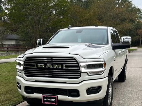 Used 2023 RAM 2500 Laramie AWD/4WD image 3