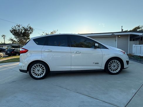 Used 2015 Ford C-MAX Energi SEL w/ Equipment Group 301A image 5