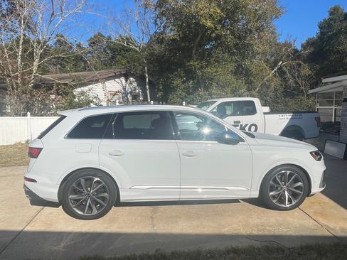 Used 2021 Audi SQ7 Premium Plus w/ Driver Assistance Package image 10