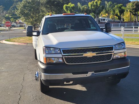 Used 2007 Chevrolet Silverado 3500 LT w/ Heavy-Duty Power Package image 16