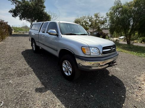 Used 2000 Toyota Tundra SR5 image 2