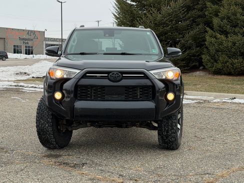 Used 2020 Toyota 4Runner SR5 Premium image 2