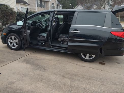 Used 2018 Honda Odyssey EX image 6