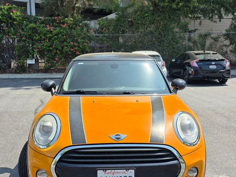 Used 2016 MINI Cooper 2-Door Hardtop image 2