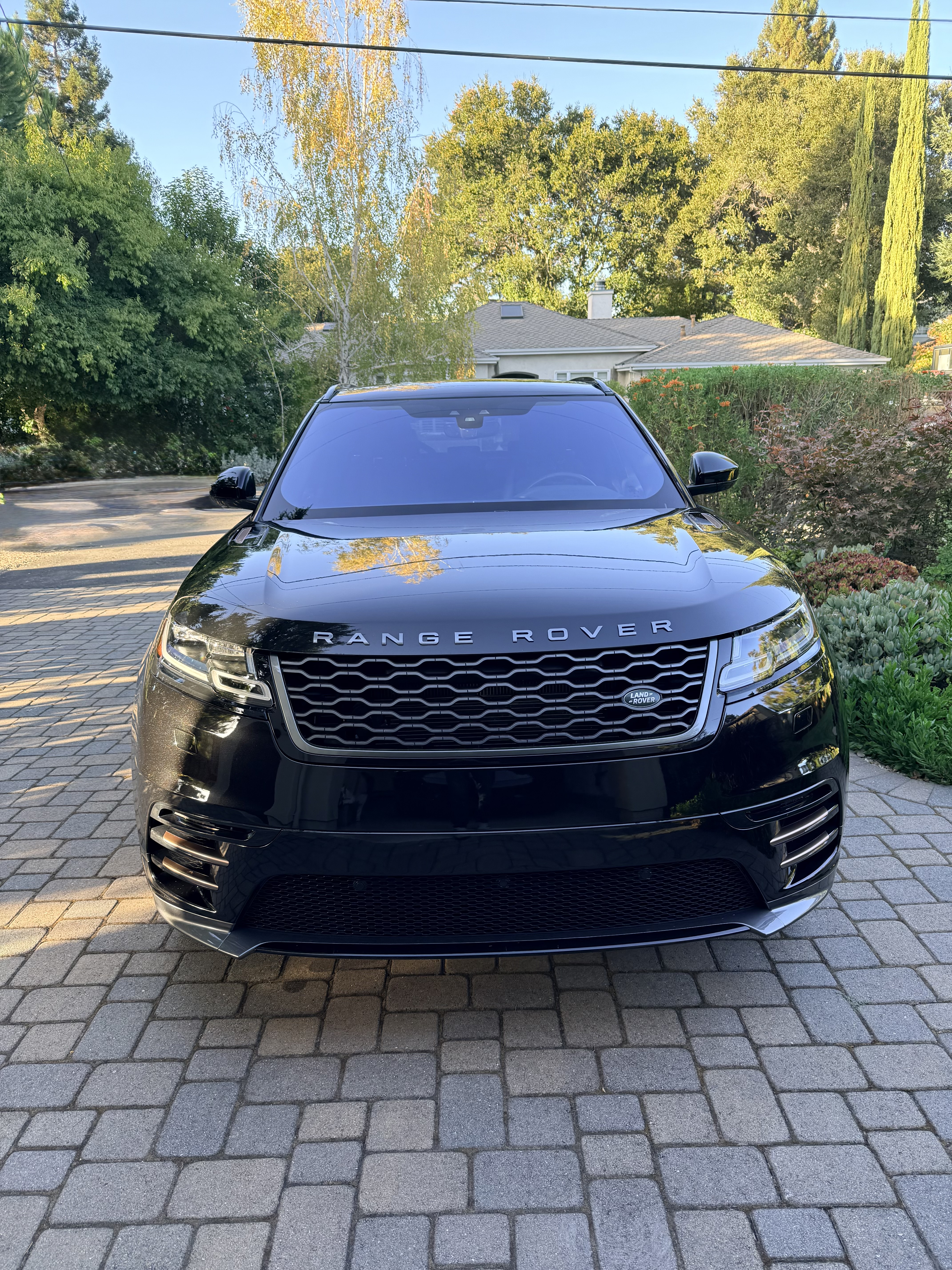 Used 2018 Land Rover Range Rover Velar R-Dynamic SE AWD/4WD image 8