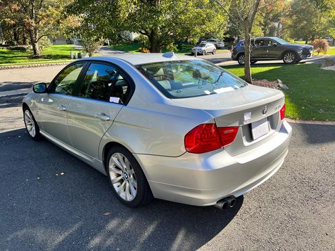 Used 2011 BMW 328i xDrive Sedan image 2