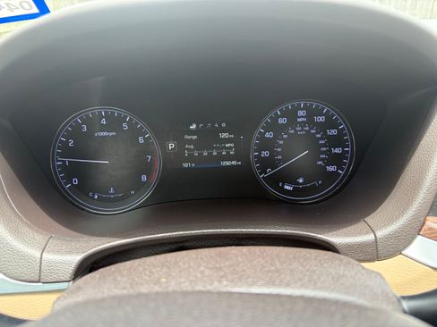 Used 2015 Hyundai Genesis 3.8 w/ Option Group 02 RWD image 10