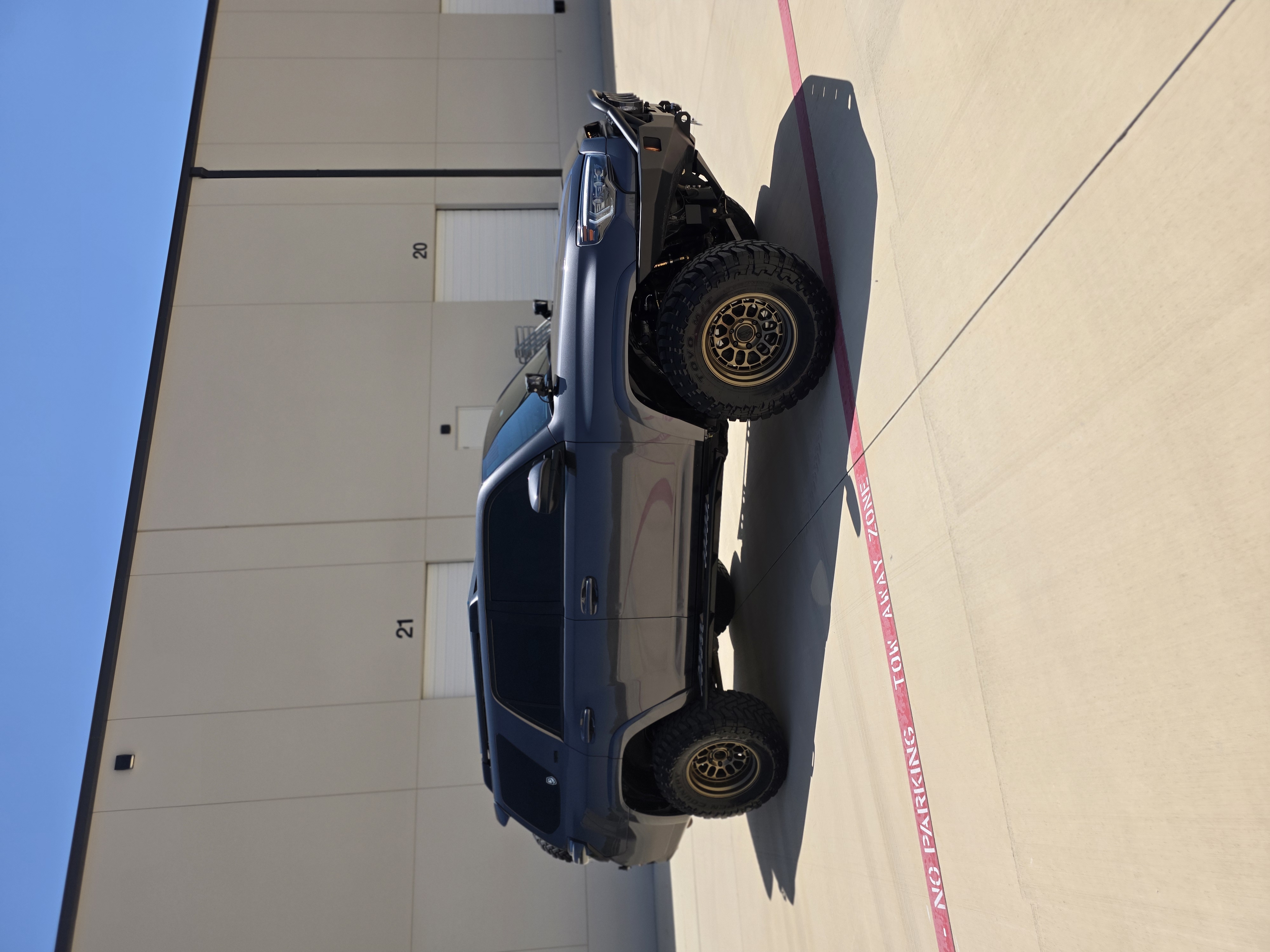 Used 2019 Toyota 4Runner SR5 AWD/4WD image 9