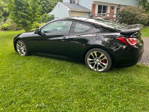 Used 2013 Hyundai Genesis 3.8 RWD image 5