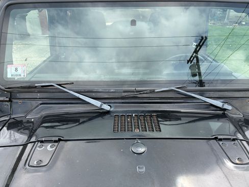 Used 2005 Jeep Wrangler Unlimited AWD/4WD image 18