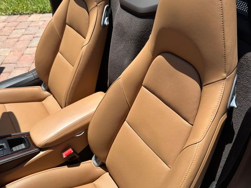 Used 2019 Porsche 718 Boxster RWD image 13