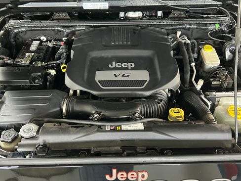 Used 2016 Jeep Wrangler Sahara image 21