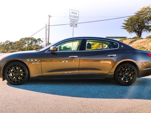 Used 2014 Maserati Quattroporte GTS RWD image 2