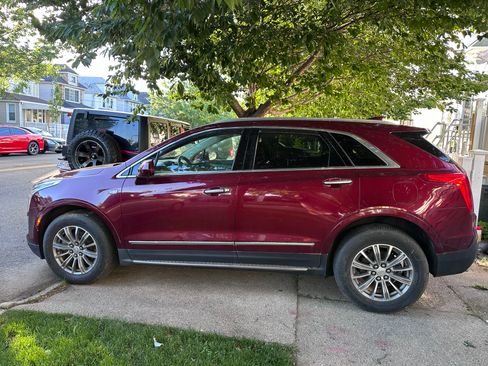 Used 2017 Cadillac XT5 Luxury AWD/4WD image 2
