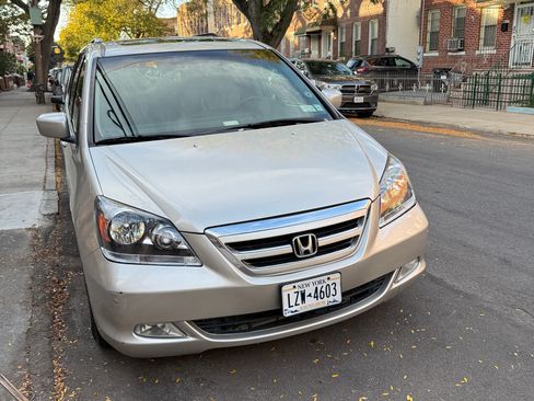 Used 2005 Honda Odyssey Touring image 2