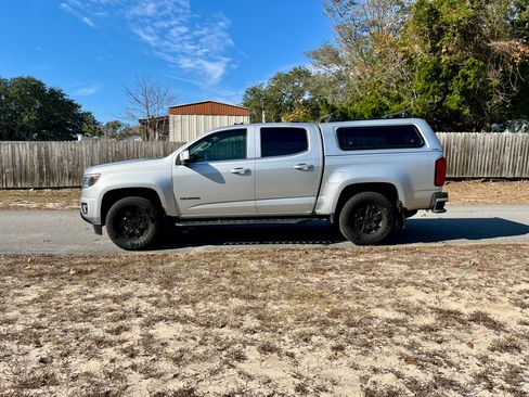 Used 2017 Chevrolet Colorado W/T w/ WT Convenience Package image 4
