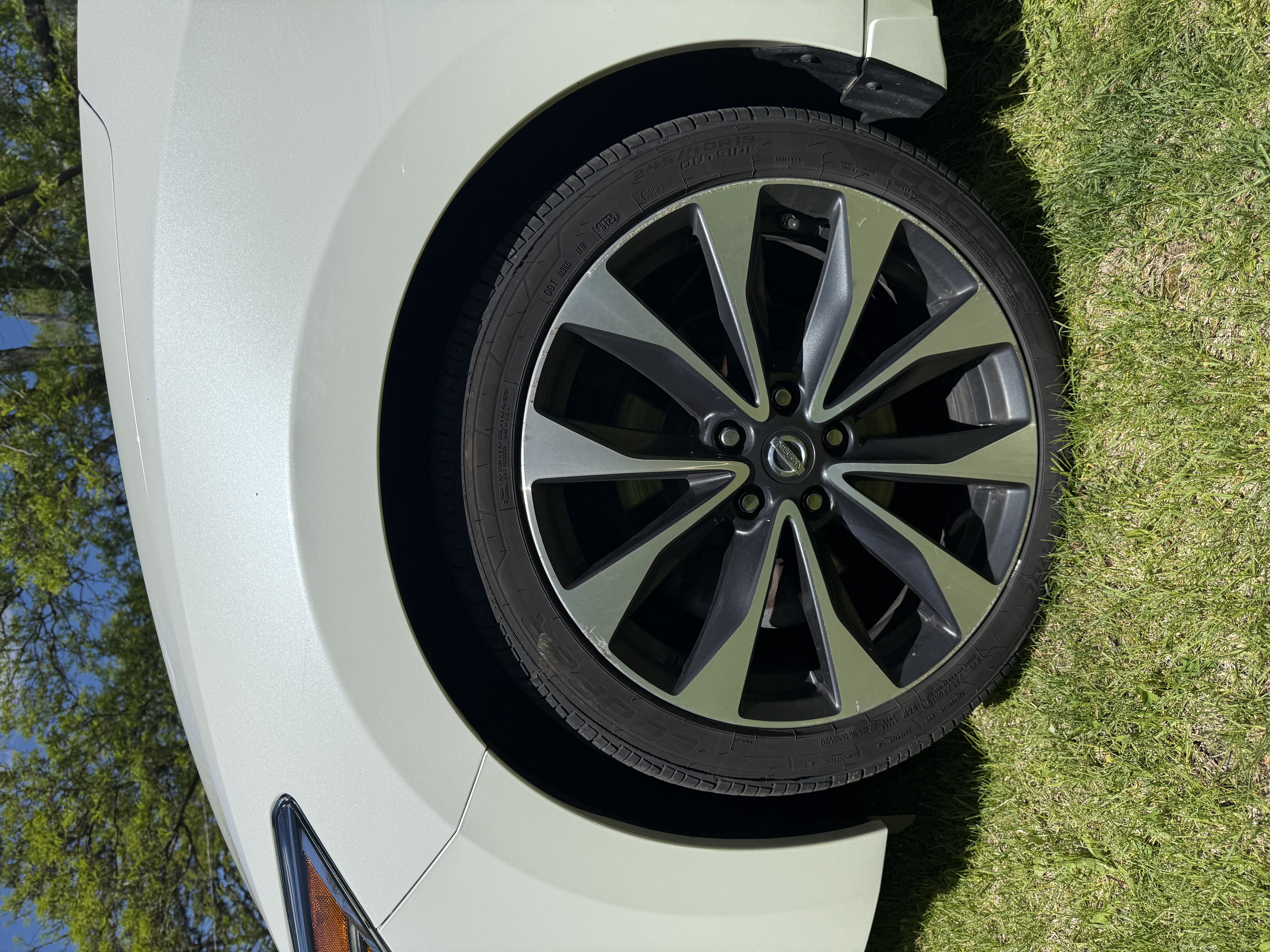 Used 2017 Nissan Maxima SR FWD image 12