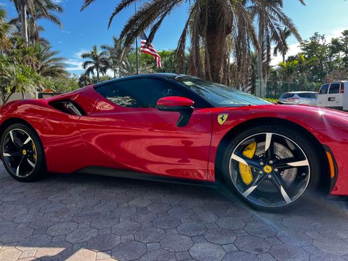 Used 2023 Ferrari SF90 Stradale image 1