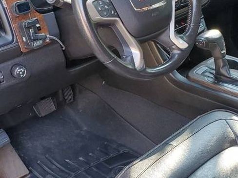 Used 2021 GMC Canyon Denali image 4