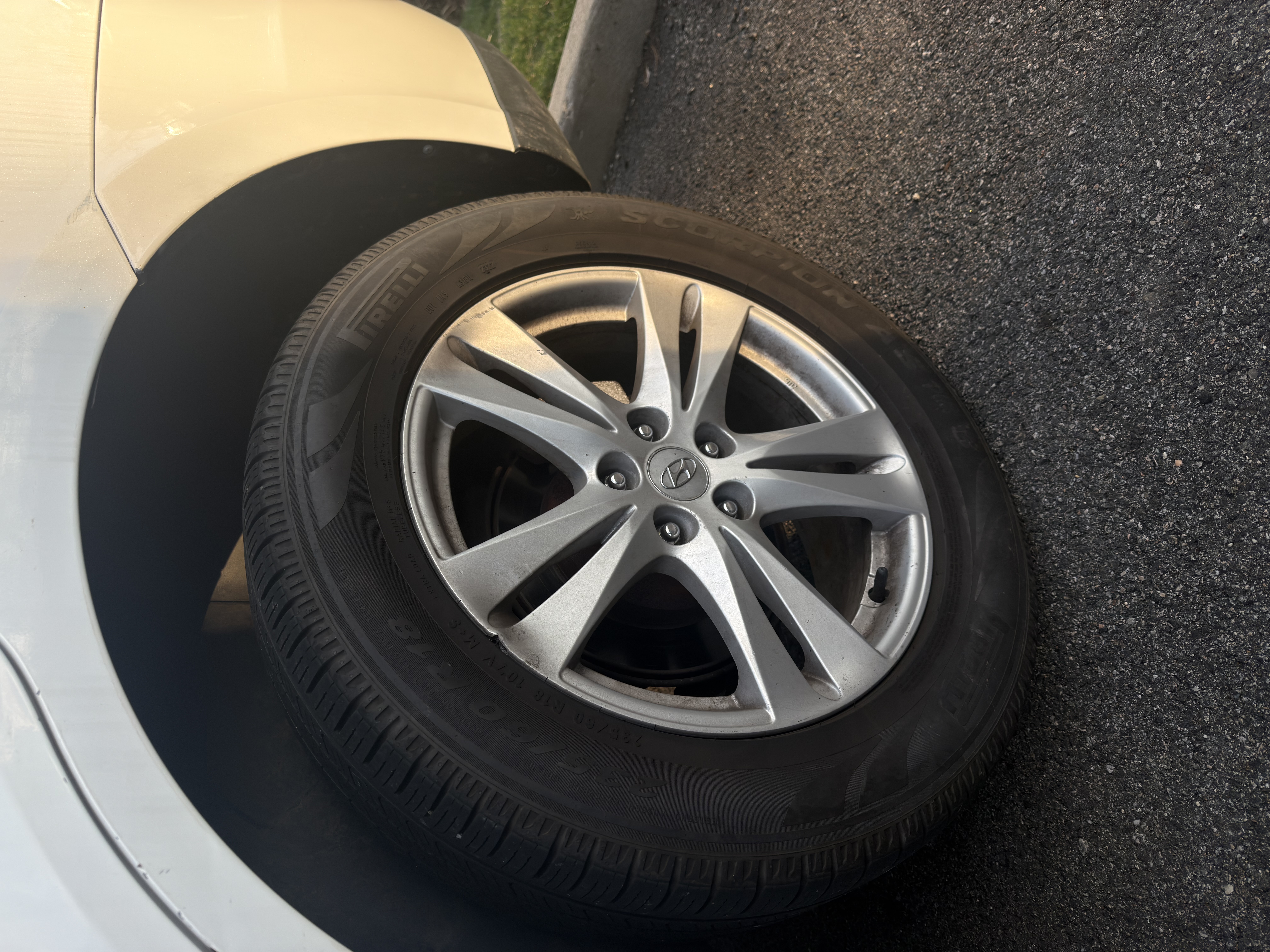 Used 2010 Hyundai Santa Fe SE AWD/4WD image 6