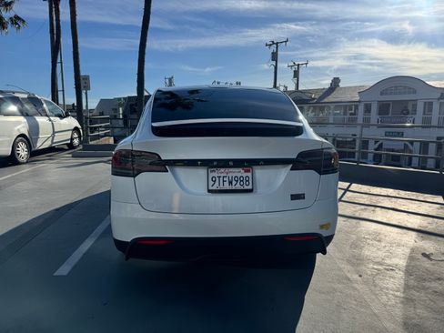 Used 2025 Tesla Model X Plaid image 6