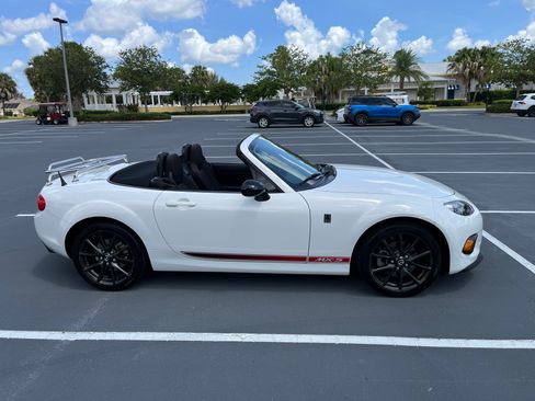 Used 2015 MAZDA MX-5 Miata Club RWD image 8