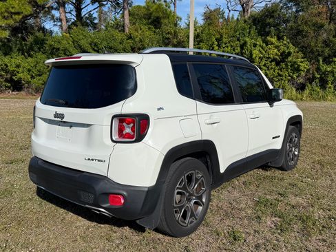 Used 2016 Jeep Renegade Limited image 4
