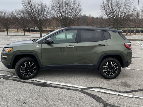 Used 2020 Jeep Compass Trailhawk image 2