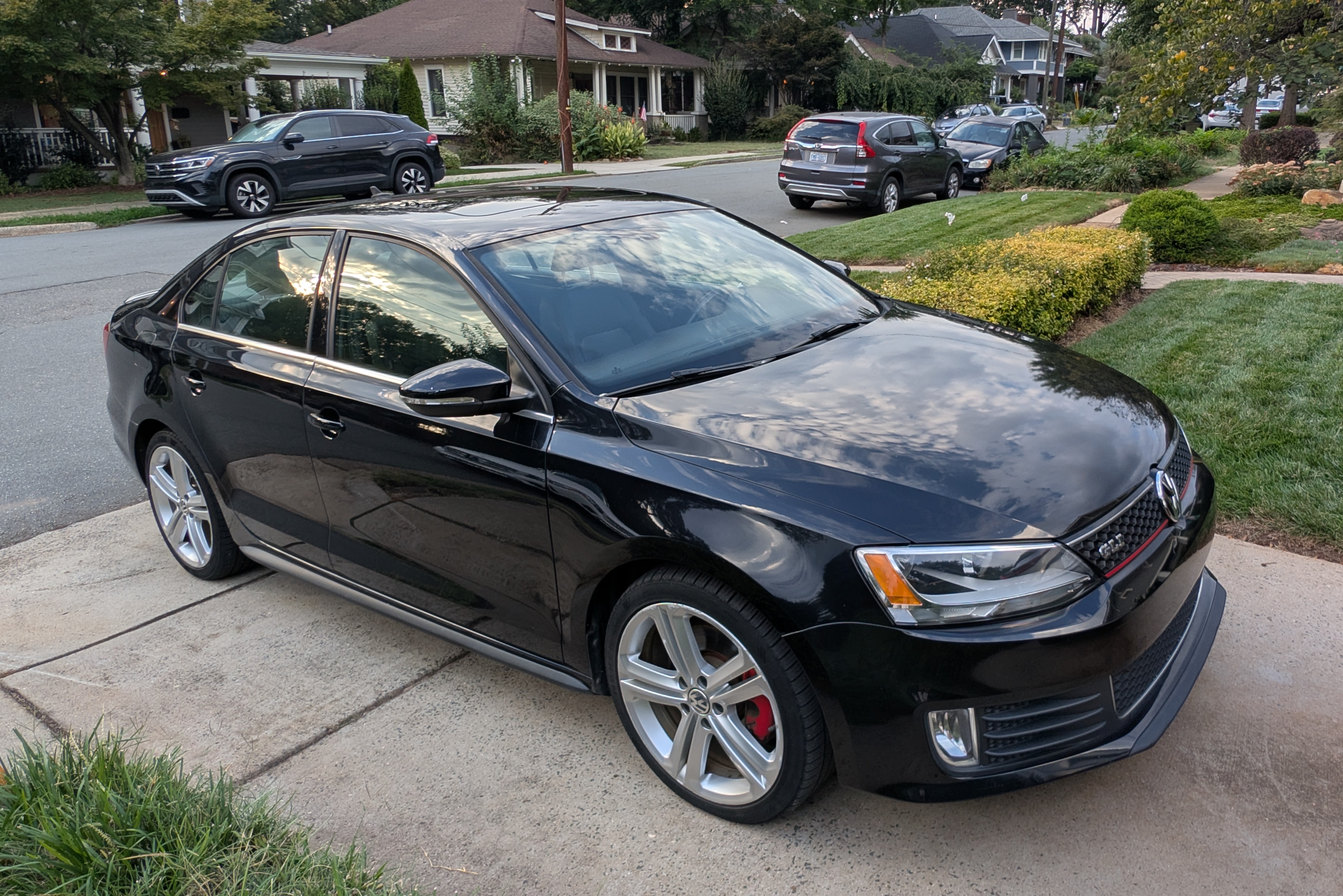 Used 2015 Volkswagen Jetta GLI SE FWD image 2