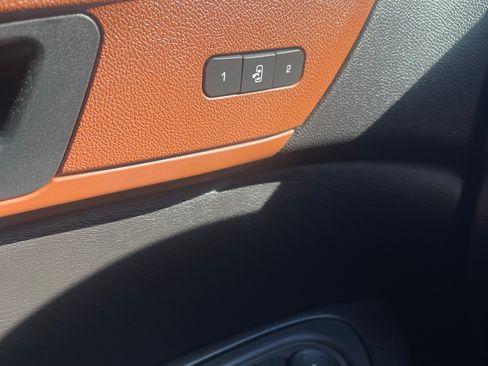 Used 2017 Chevrolet Traverse LT image 23