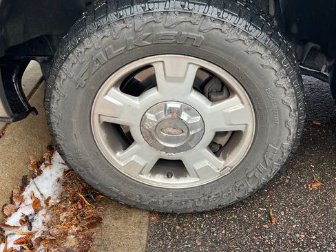 Used 2010 Ford F150 XLT image 9