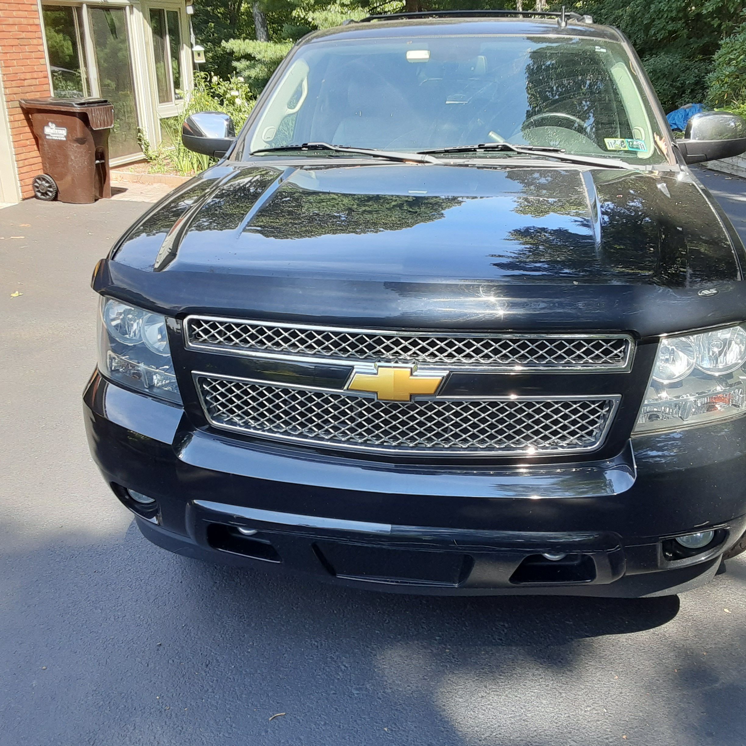 Used 2012 Chevrolet Suburban LT w/ All-Star Edition AWD/4WD image 6