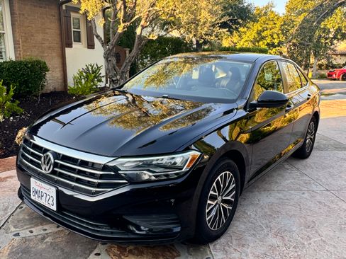 Used 2019 Volkswagen Jetta SE image 1