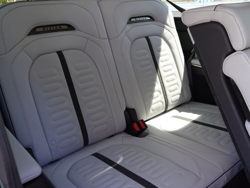 Used 2023 Rivian R1S Adventure image 21