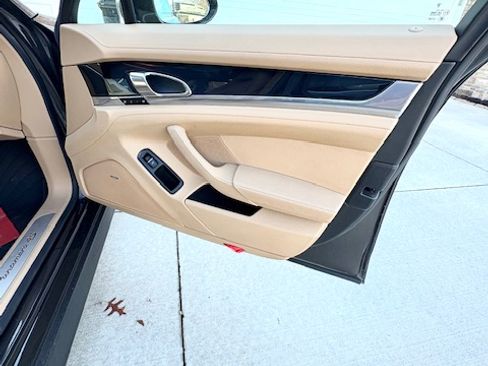 Used 2011 Porsche Panamera 4S image 11