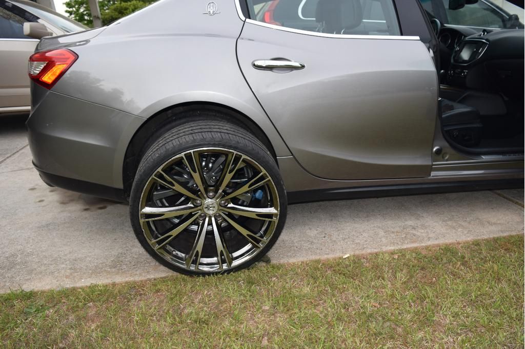 Used 2014 Maserati Ghibli RWD image 16