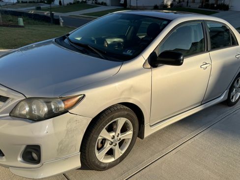 Used 2012 Toyota Corolla S FWD image 4