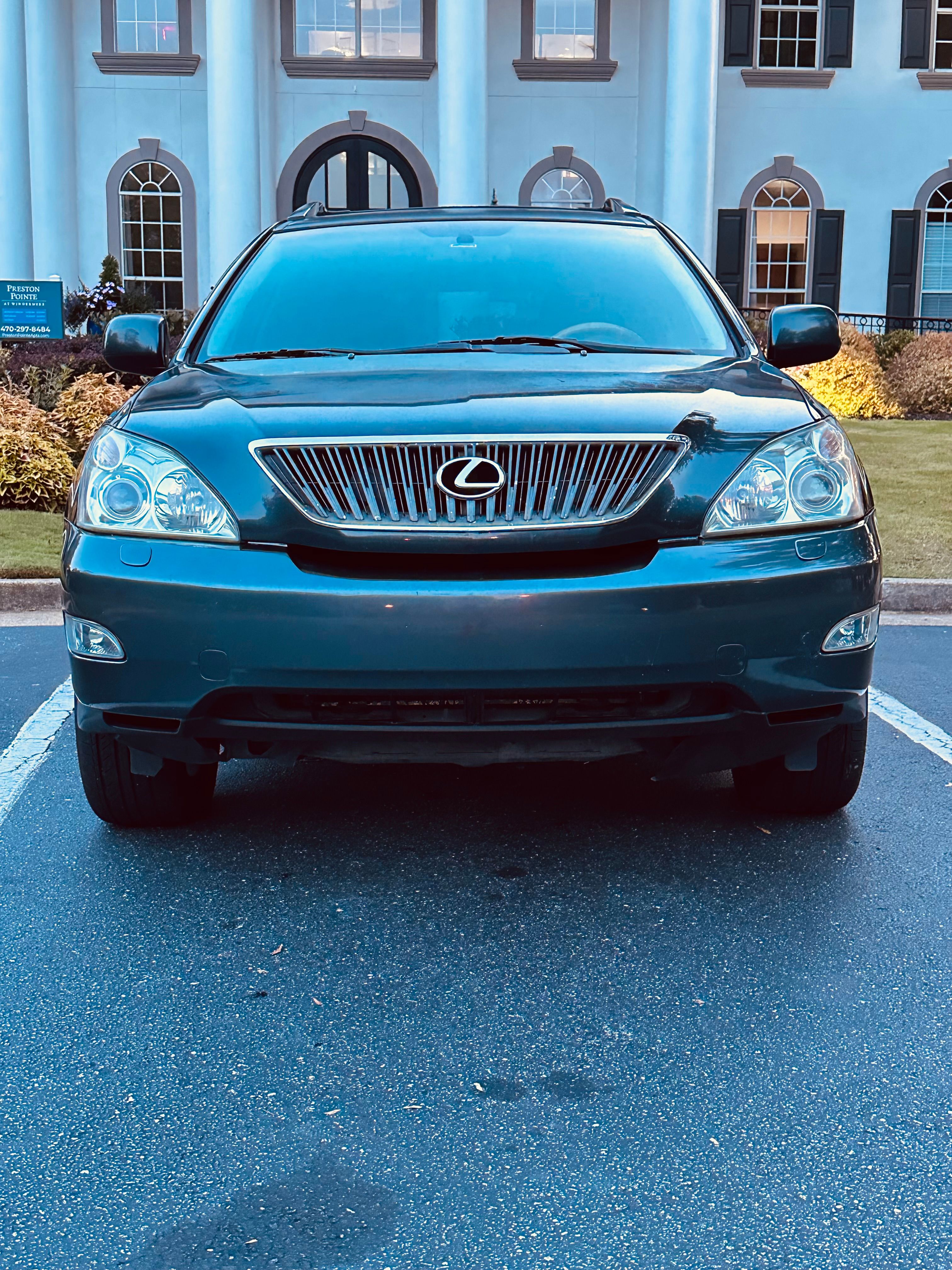 Used 2006 Lexus RX 330 w/ Premium Plus Pkg FWD image 2