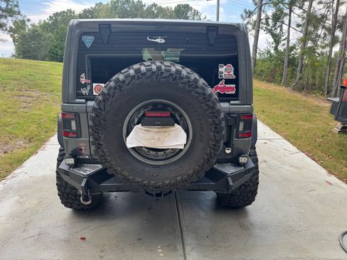 Used 2019 Jeep Wrangler Unlimited Rubicon image 26
